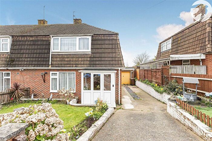 3 Bedroom Semi Detached House For Sale In Knights Road, Hoo, Rochester, Kent, ME3