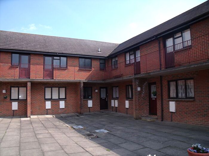1 Bedroom Flat To Rent In Old Park Avenue, Canterbury, CT1