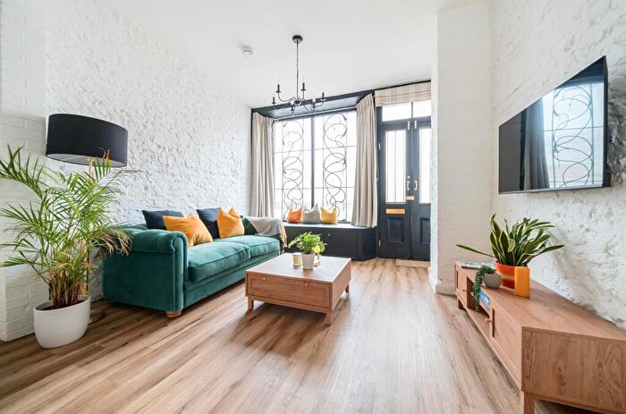 4 Bedroom Town House For Sale In Upper St James's Street, Brighton, BN2