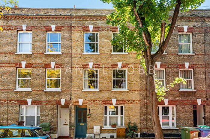 4 Bedroom Terraced House For Sale In Henshaw Street, London, SE17
