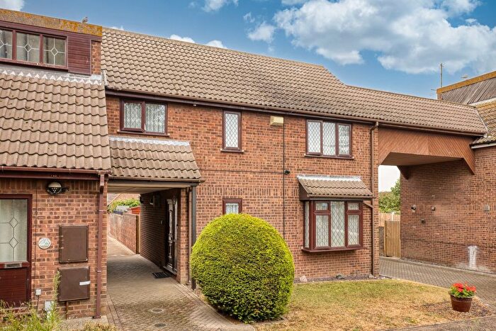 3 Bedroom Semi Detached House For Sale In Moss End Mews, Ramsgate, Kent, CT11