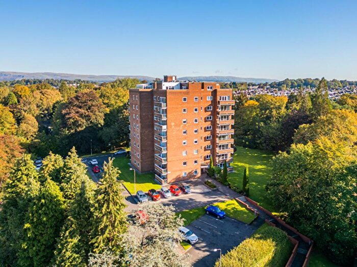 1 Bedroom Flat For Sale In Norwood Park, Bearsden, G61