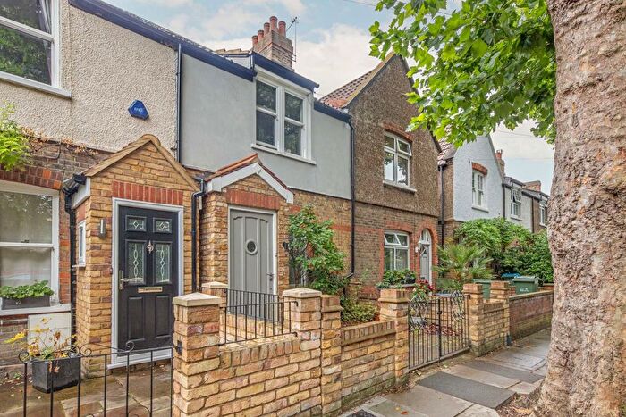 3 Bedroom Property For Sale In North Road, Kew, TW9