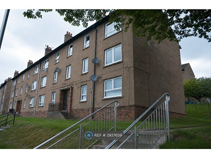 3 Bedroom Flat To Rent In Pentland Crescent, Dundee, DD2