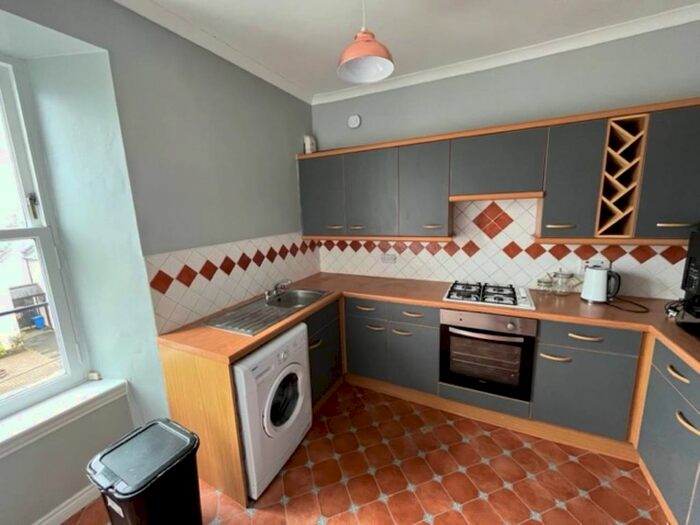 2 Bedroom Maisonette To Rent In Bell Rock Square, Broughty Ferry, Dundee, DD5