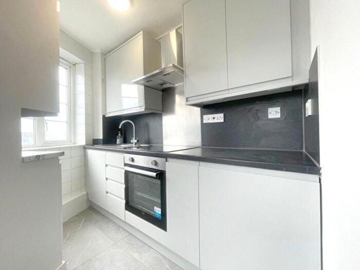 1 Bedroom Flat To Rent In Ashford Court, Cricklewood, NW2