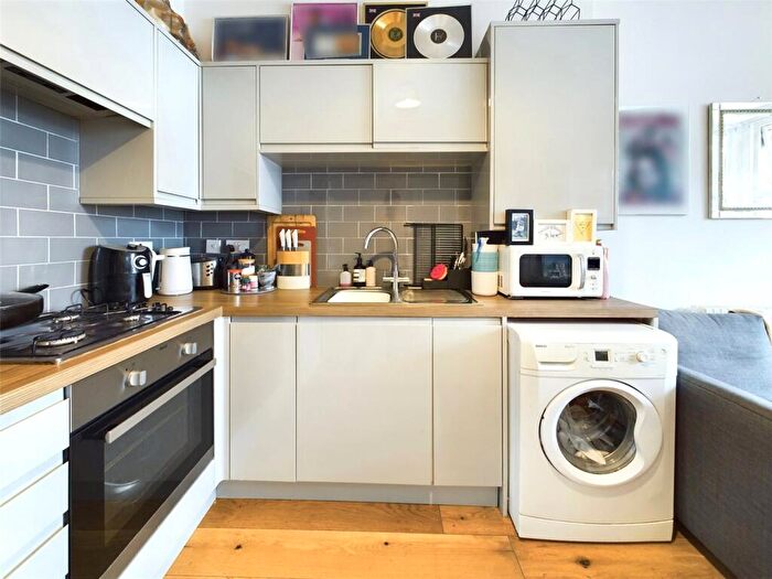 1 Bedroom Flat To Rent In Carisbrooke Road, Walthamstow, London, E17