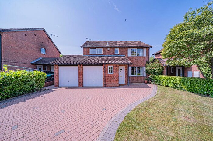 4 Bedroom Detached House For Sale In Sherdmore Croft, Monkspath, Solihull, B90