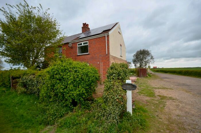 3 Bedroom Semi-Detached House To Rent In High Bridge Road, Alvingham, Louth, LN11
