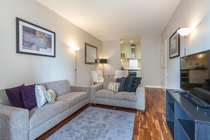 2 Bedroom Apartment To Rent In Discovery Dock West, E14