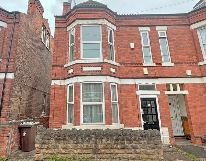 5 Bedroom Terraced House To Rent In Johnson Road, Lenton, NG7