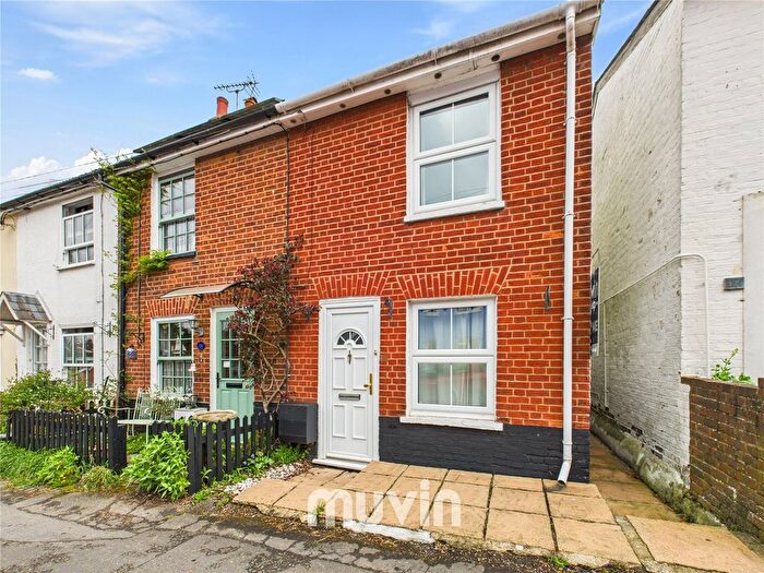 2 Bedroom End Of Terrace House To Rent In West Street, Rowhedge, Colchester, Essex, CO5