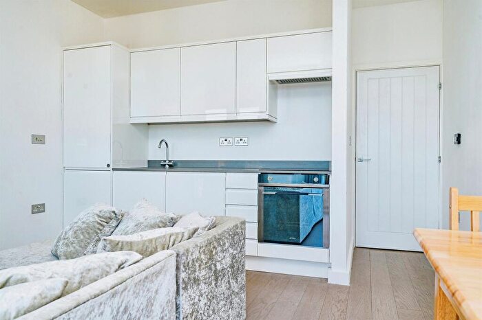 1 Bedroom Apartment For Sale In Grosvenor Road, St. Albans, AL1