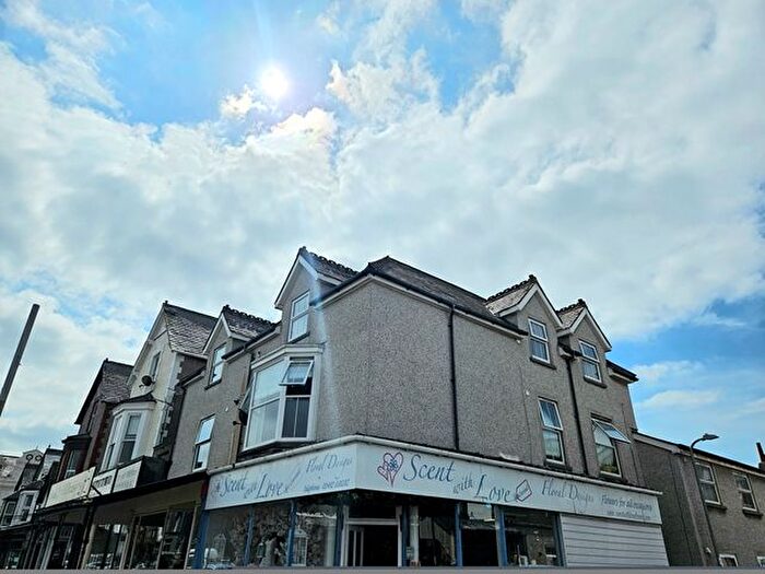 2 Bedroom Flat To Rent In Victoria Street, Llandudno, LL30