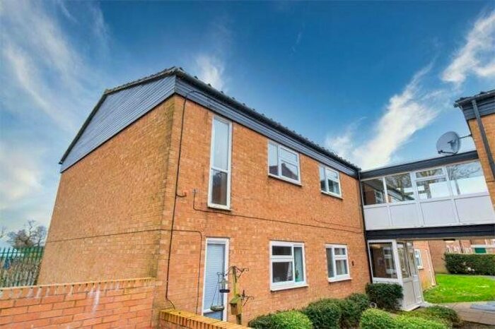 2 Bedroom Flat To Rent In Briarwood, Telford, TF3