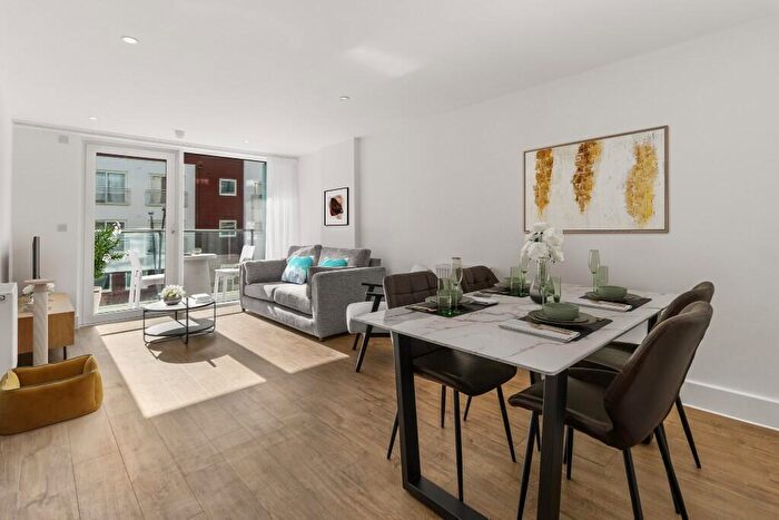 2 Bedroom Apartment To Rent In Station Approach, Epsom, Surrey, KT19