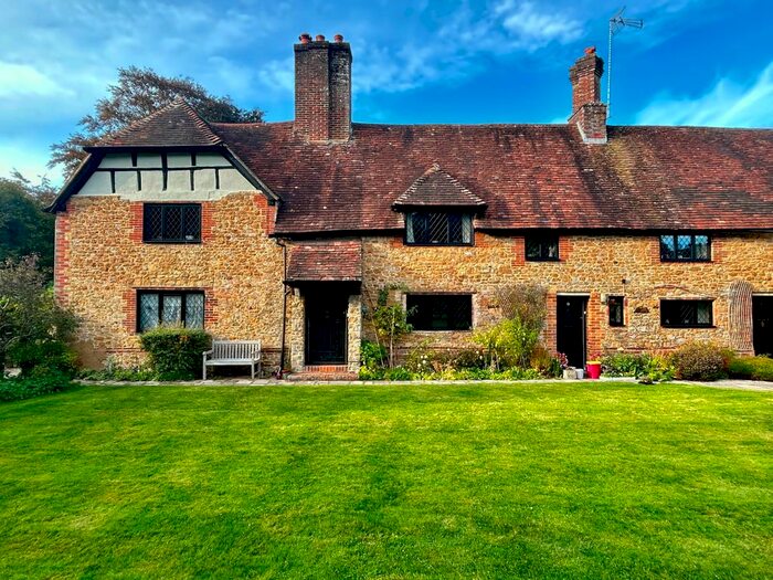 1 Bedroom Flat To Rent In Quinnettes, Eddystone Court, Churt, Farnham, GU10