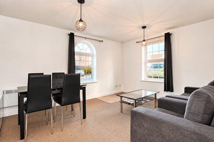 2 Bedroom Flat To Rent In Scholars Court, Northampton, NN1