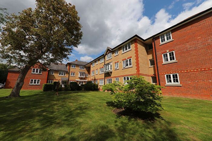 2 Bedroom Flat For Sale In High Street, Hutchings Lodge High Street, WD3