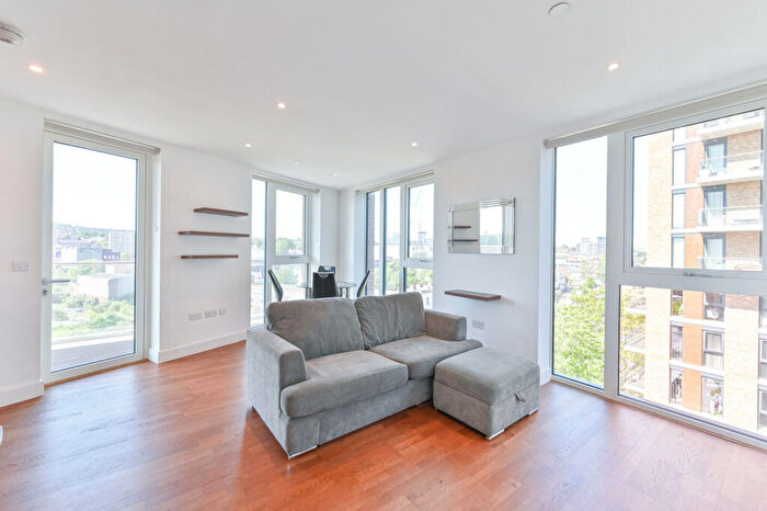 1 Bedroom Flat To Rent In Duncombe House, Woolwich Riverside, London, SE18