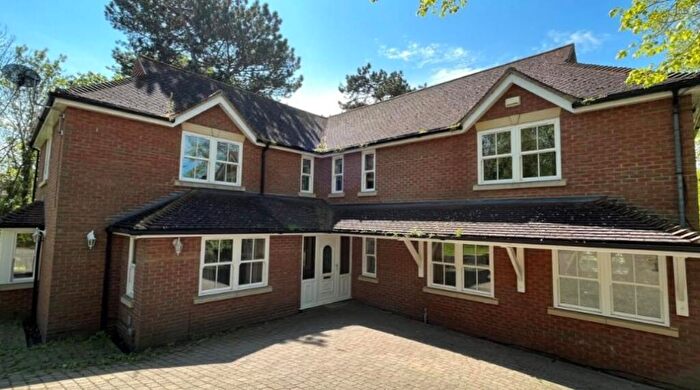 5 Bedroom Detached House For Sale In Arbour Lane, Chelmsford, CM1