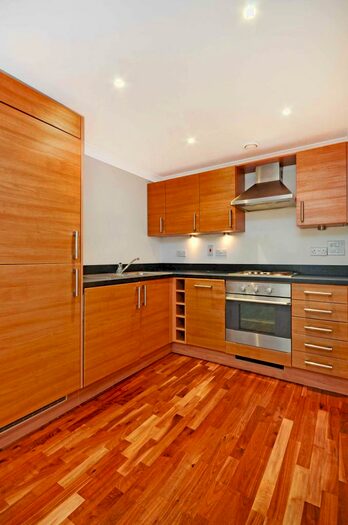 1 Bedroom Flat To Rent In Maybury Road, Woking, GU21