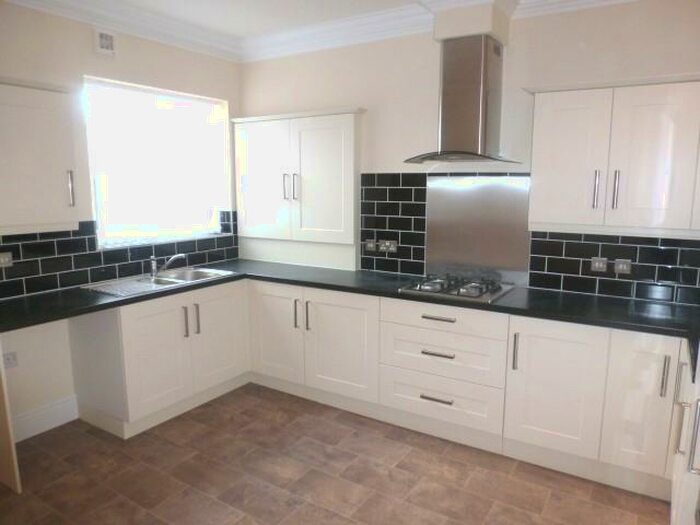 2 Bedroom Apartment To Rent In Holderness Road, Hull, HU8