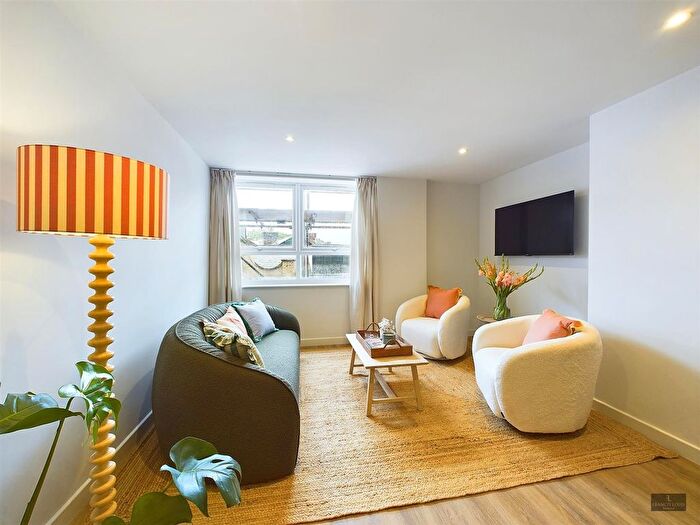 2 Bedroom Flat To Rent In South Street, Exeter, EX1