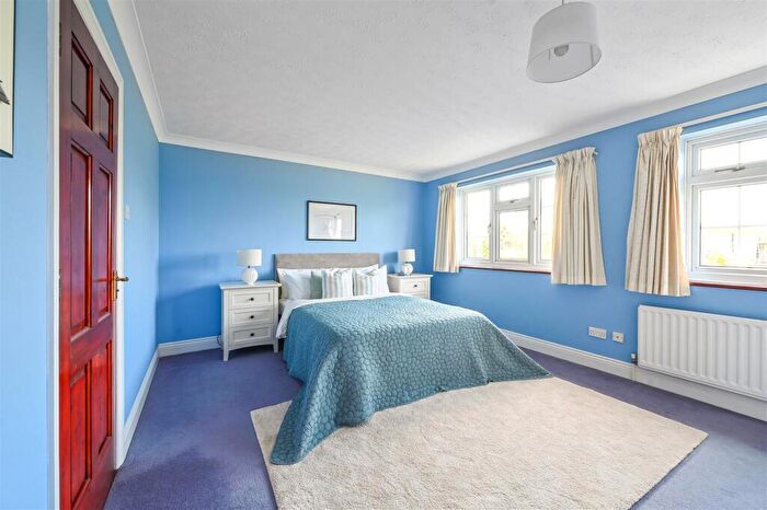 4 Bedroom Detached House For Sale In Swanwick Lane, Swanwick, Southampton, SO31