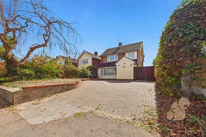 4 Bedroom Detached House For Sale In Canhams Road, Great Cornard, CO10