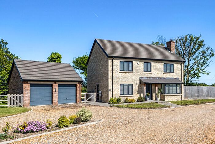 4 Bedroom Detached House For Sale In Williams Mead, Broughton Gifford, SN12