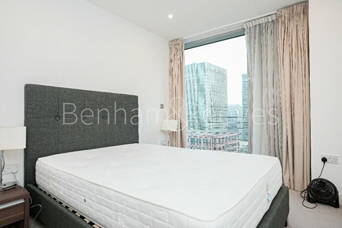 2 Bedroom Apartment To Rent In Marsh Wall, London, E14