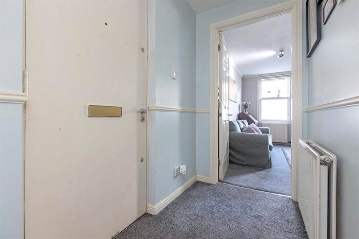 1 Bedroom Flat For Sale In Kirkwood Place, Meadowbank, Edinburgh, EH7