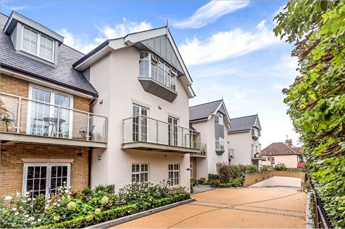 2 Bedroom Flat To Rent In Highbeam House, High Road, Woodford Green, IG8