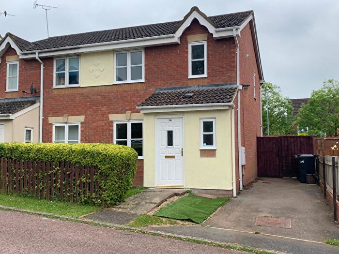 3 Bedroom Semi-Detached House To Rent In Wheat Close, Daventry, Northamptonshire, NN11