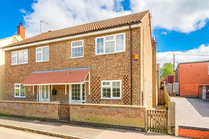 3 Bedroom Semi-Detached House For Sale In High Street, Wollaston, NN29