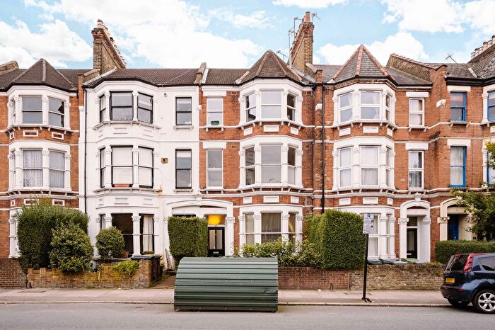 2 Bedroom Flat To Rent In Stapleton Hall Road, London, N4