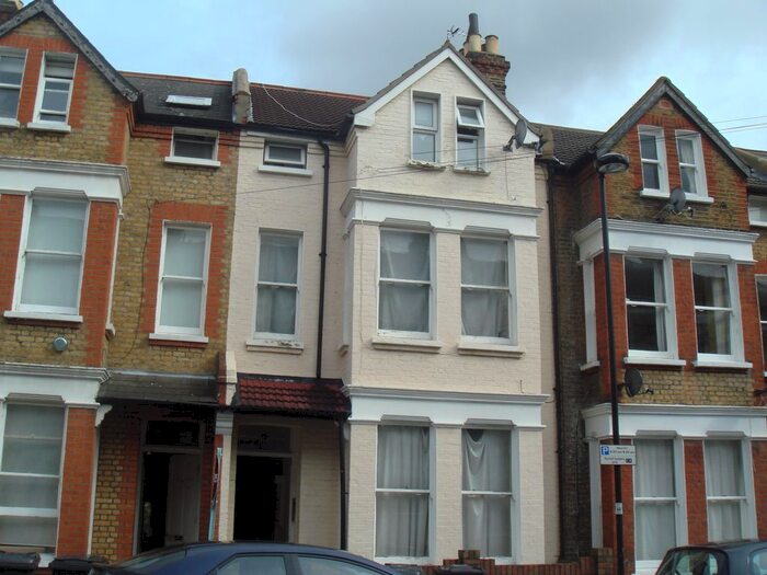 1 Bedroom Flat To Rent In Kenwyn Road, London, SW4