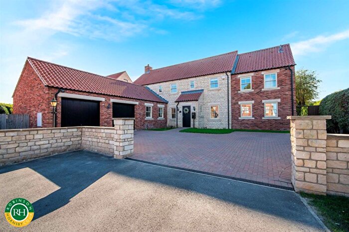 4 Bedroom Detached House For Sale In Croft Drive, Tickhill, Doncaster, DN11