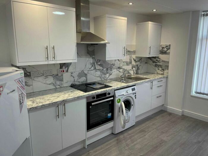 1 Bedroom Flat To Rent In City Road, Roath, CF24