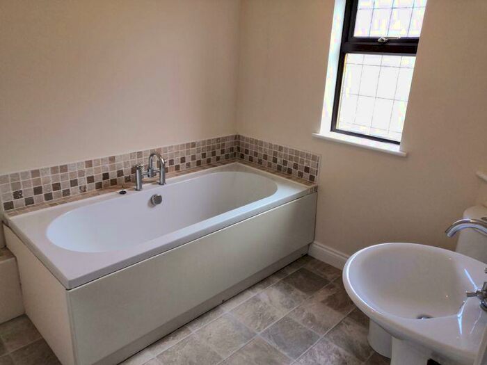 5 Bedroom Detached House To Rent In Elm Walk, Retford, DN22