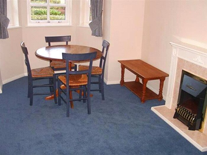 3 Bedroom Flat To Rent In McDonald Road, Edinburgh, EH7