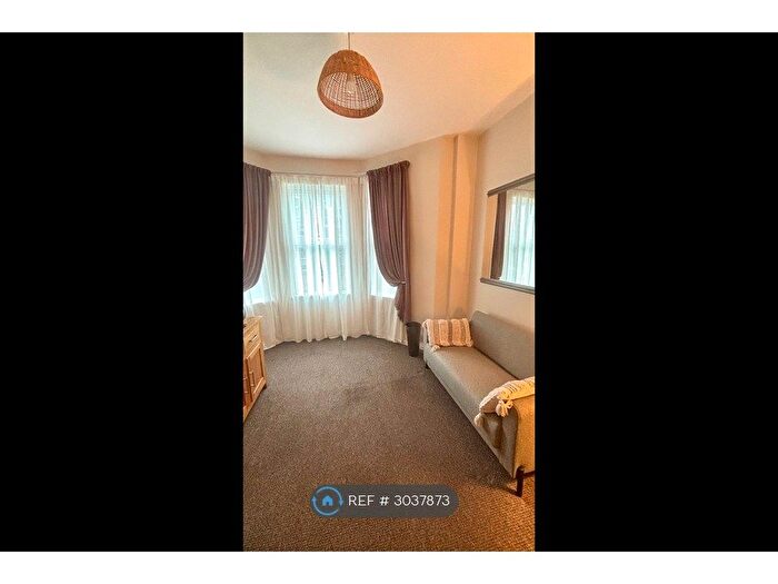 1 Bedroom Flat To Rent In Upper Newtownards Road, Belfast, BT4