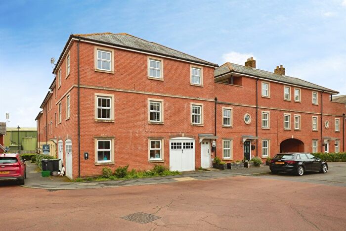 2 Bedroom Flat For Sale In Drovers, Sturminster Newton, DT10