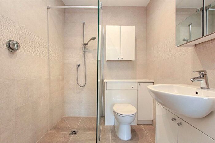 2 Bedroom Apartment To Rent In Ravens Court, Castle Village, Berkhamsted, Hertfordshire, HP4
