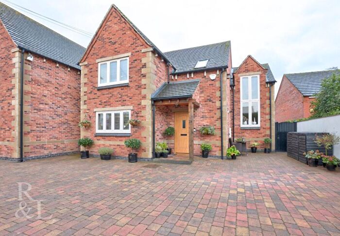 4 Bedroom Detached House For Sale In Mount Road, Castle Gresley, Swadlincote, DE11