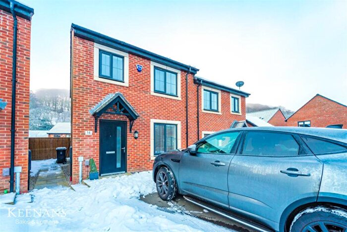 3 Bedroom Semi-Detached House For Sale In Weaver Avenue, Rawtenstall, BB4