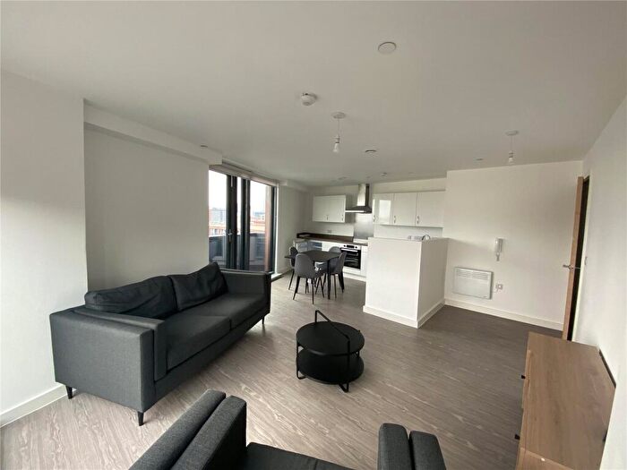 3 Bedroom Flat To Rent In The Landmark, Oldfield Road, Salford, M5