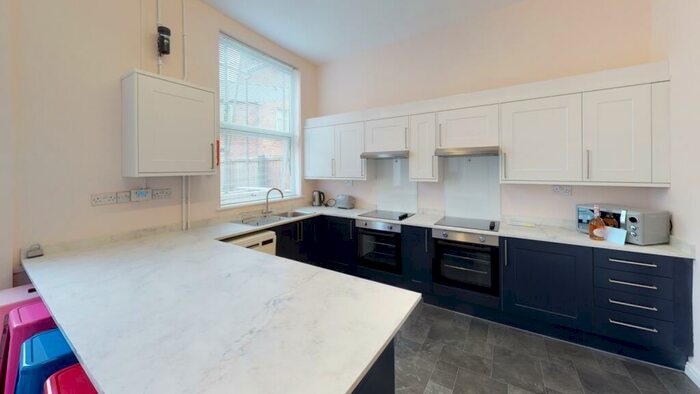 7 Bedroom Terraced House To Rent In Burns Street, Nottingham, NG7