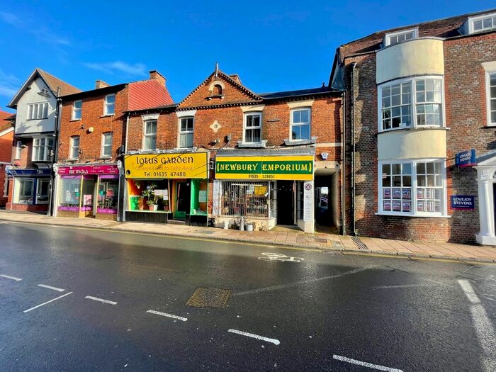 2 Bedroom Flat To Rent In Cheap Street, Newbury, RG14